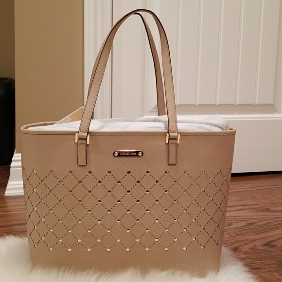 Michael Kors Handbags - *SALE* NWT MICHAEL KORS CARRYALL TOTE